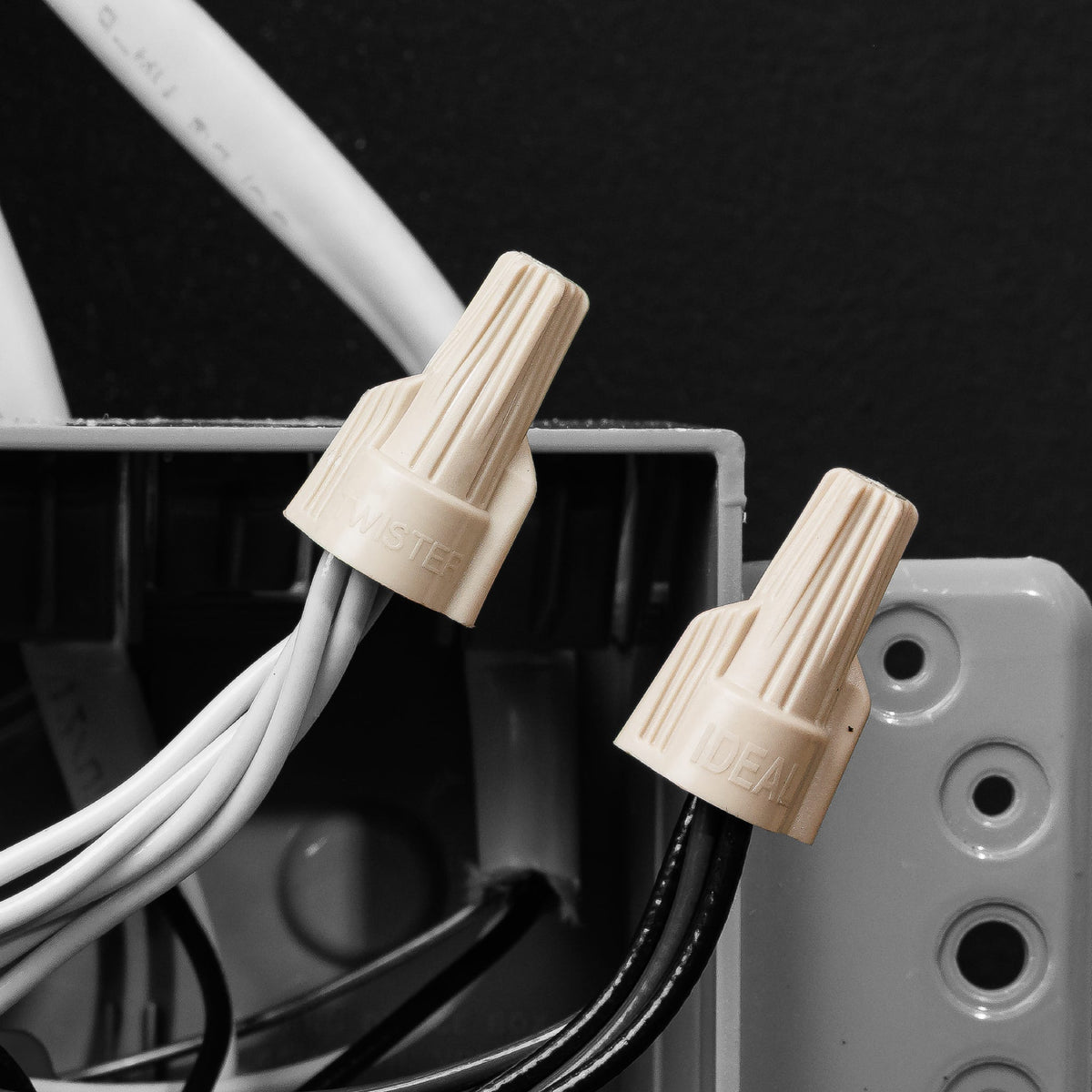 IDEAL Twister 341 wire connectors on wire splices