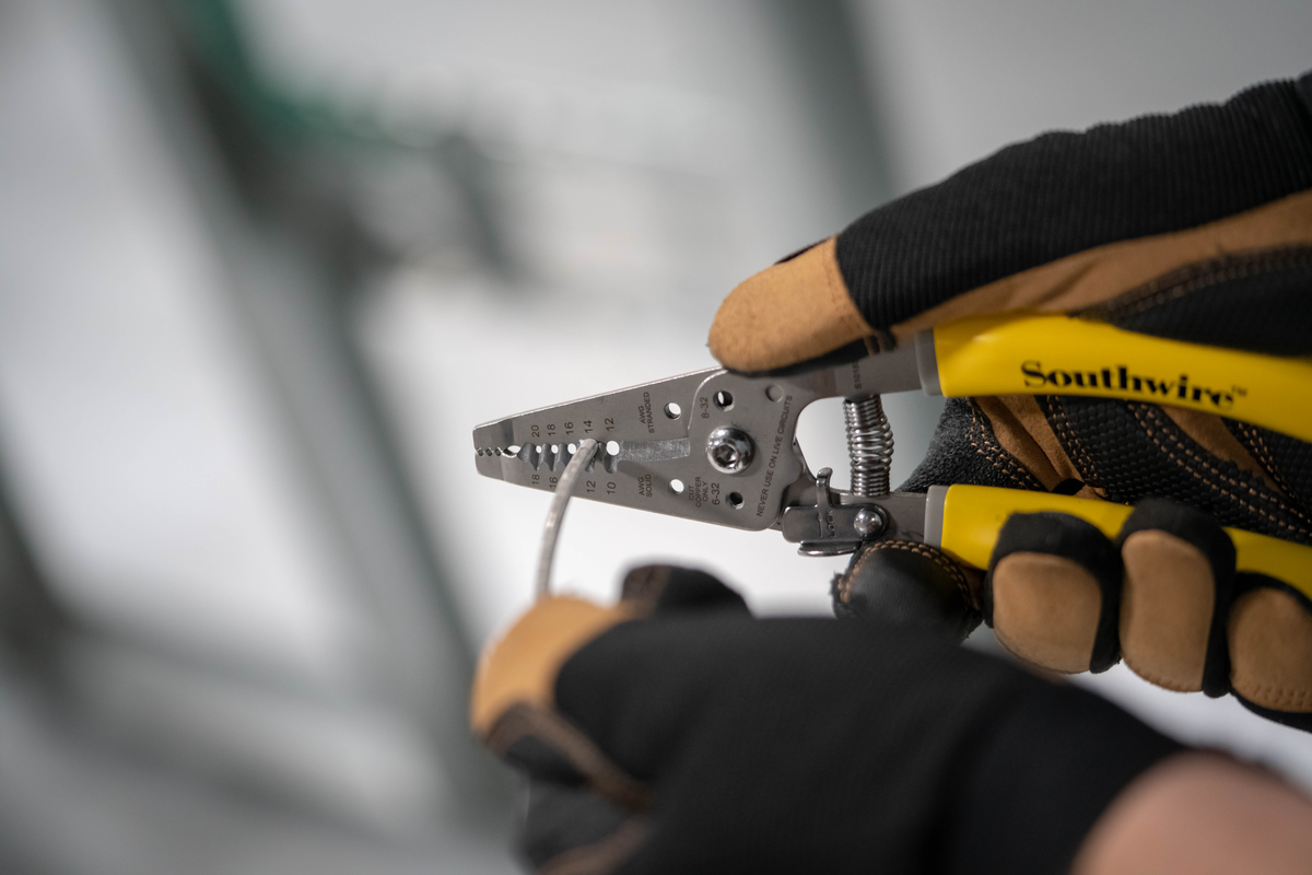 Southwire S1018SOL Ergo Wire Stripper and Cutter - view 2